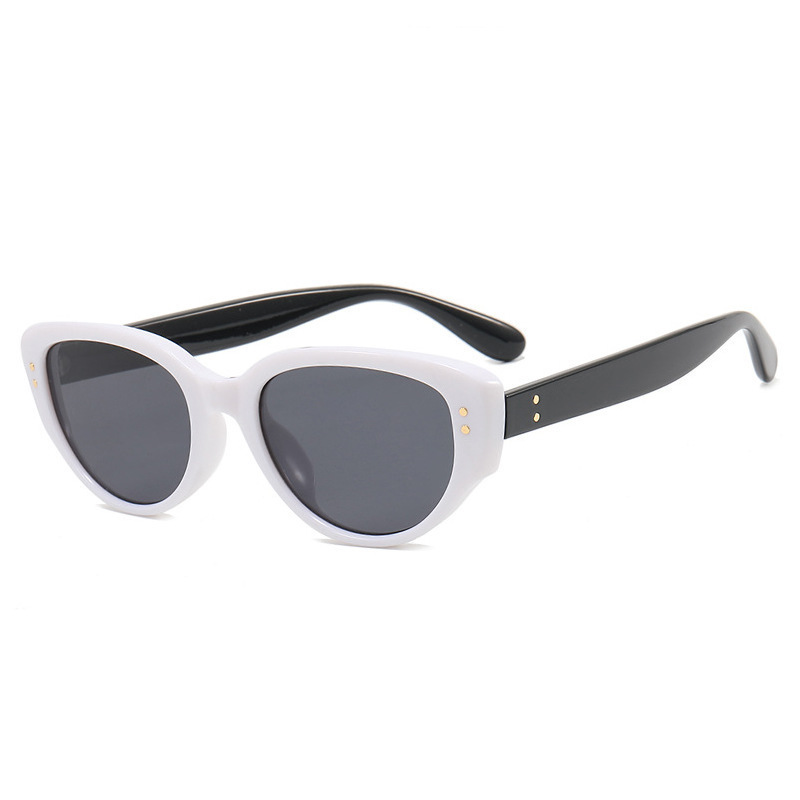 Street Fashion Photo - Y2k Cat Eye Retro-Brille mit kleinem