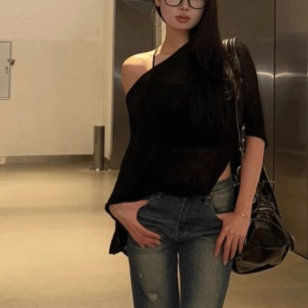 Mesh Top Layering - Warme, unregelmäßig gestrickte, schulterfreie Mesh-Wickeljacke für