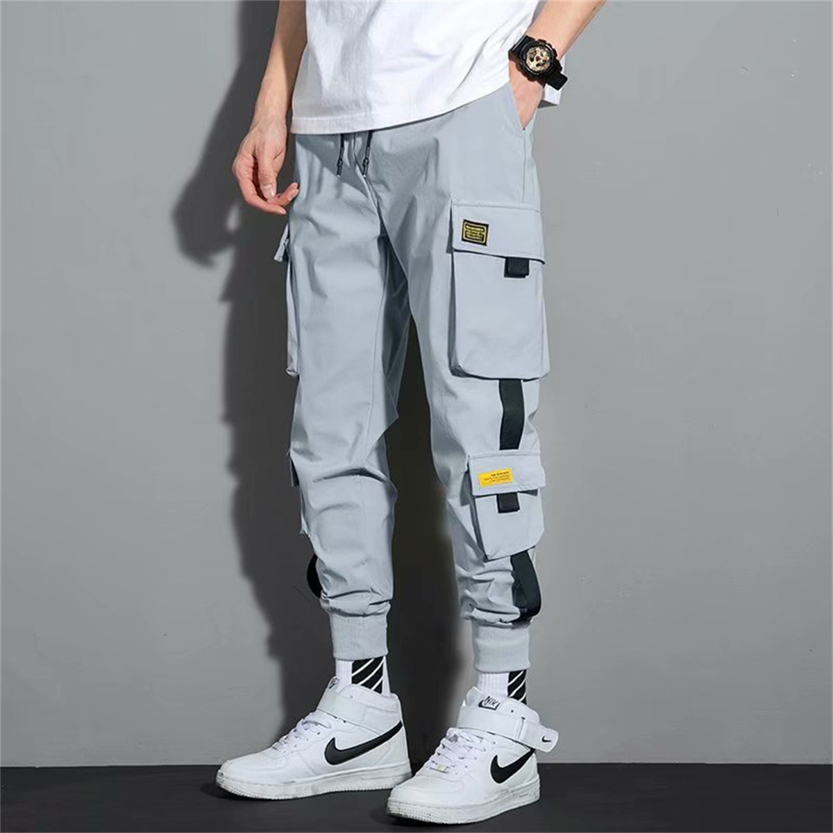 Street Fashion Model - Modische Mehrfach-Modelle Neue Multi-Taschen Kordelzughose Herren