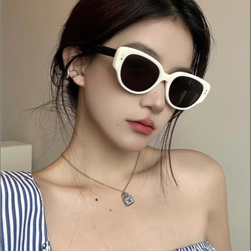 Y2k Cat Eye Retro-Brille mit k – Street Fashion Photo Bewertung und Preis