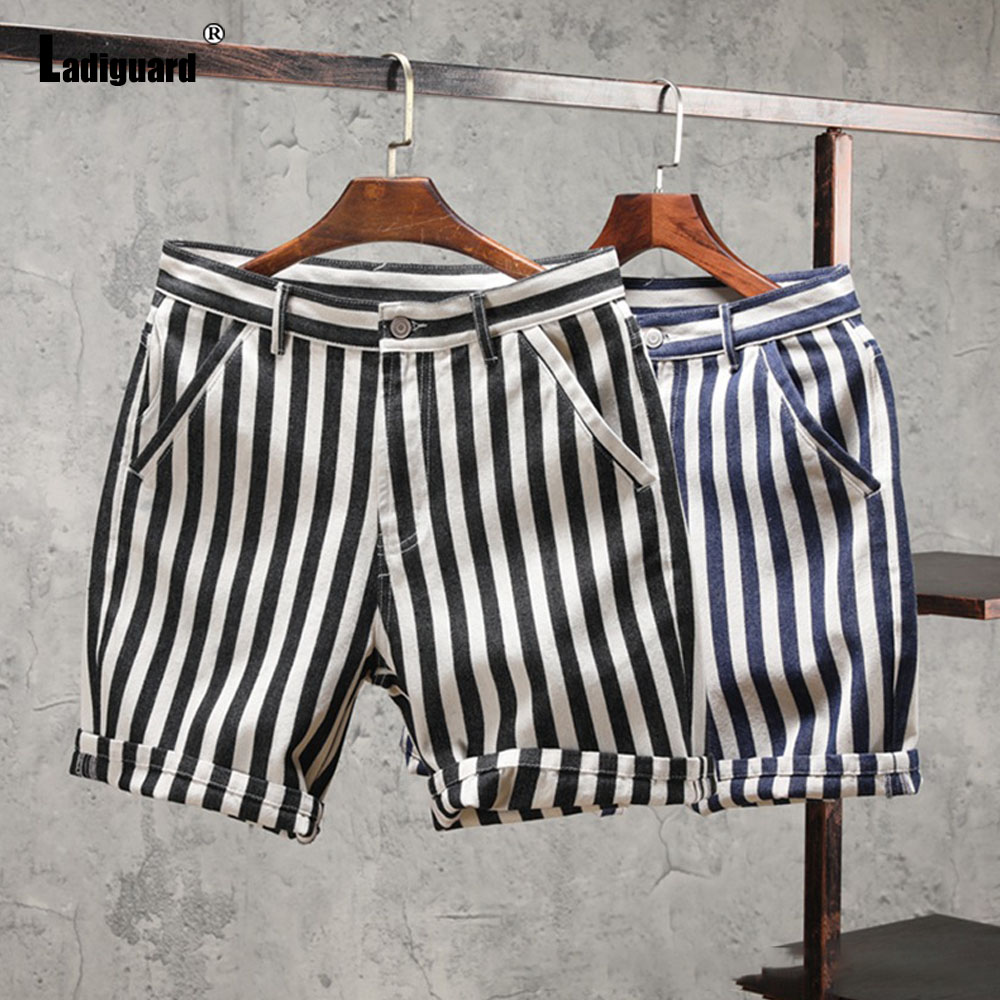 Europäischer Stil 2026 Sommer  – Street Fashion Europe Bewertung und Preis