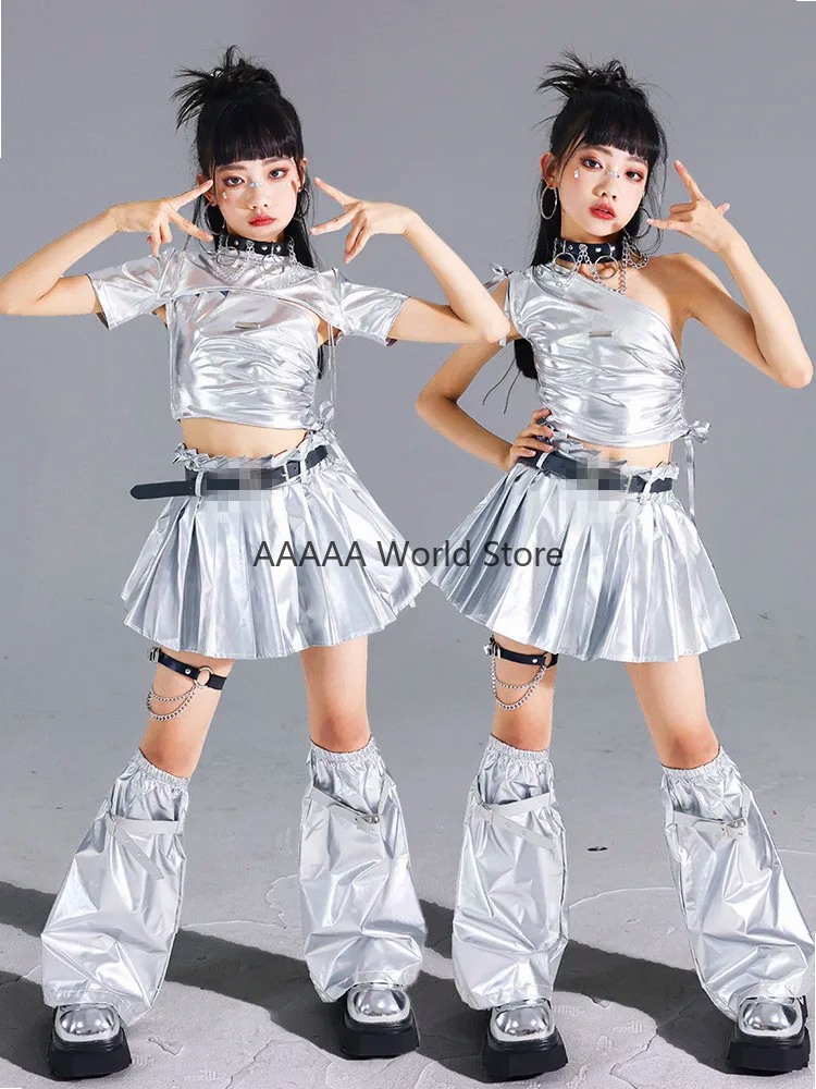Cosplay Silbernes Crop-Top und – Street Fashion Europe Bewertung und Preis